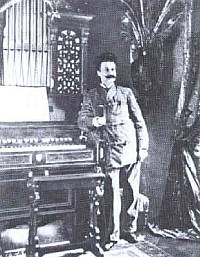 planet-vienna, der komponist johann strauss sohn; Strauss mit seiner Hausorgel