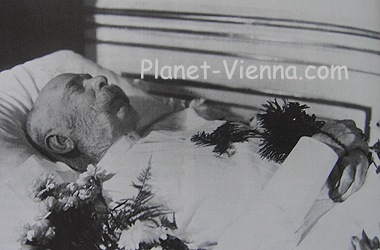 planet-vienna, kaiser franz joseph von österreich, Die Leiche Franz Josephs auf dem Totenbett