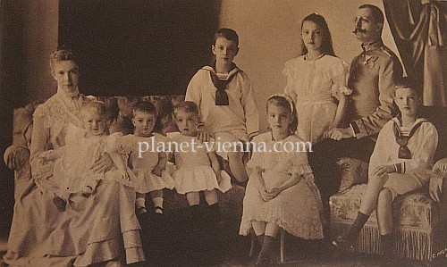 planet-vienna, erzherzogin marie valerie, sissis tochter, Marie Valerie mit Franz Salvator und sieben ihrer Kinder um 1902