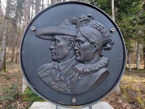 planet-vienna, Gedenkstele am Toplitzsee, wo Erzherzog Johann 1819 Anna Plochl traf
