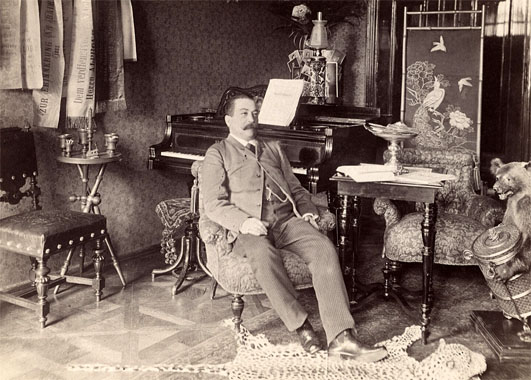 planetvienna, Alfons Czbulka in seiner Wohnung an der Reisnerstrasse 7