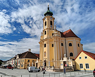 planet-vienna, pfarrkirche laxenburg, kreuzerhöhungs-kirche