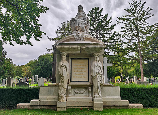 planet-vienna, das ehemalige ringtheater, Gedenkstätte für die Opfer auf dem Zentralfriedhof