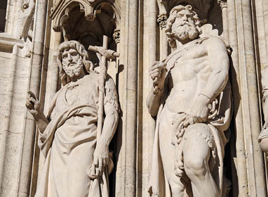 planet-vienna, die votivkirche in wien, portalfiguren